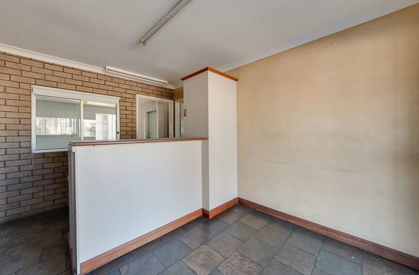 Click to view all images 23 Cort Way Rockingham WA 6168 - Image 3