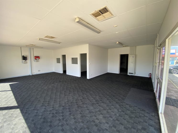 Click to view all images 1/42-44 Farrall Road Midvale WA 6056 - Image 3