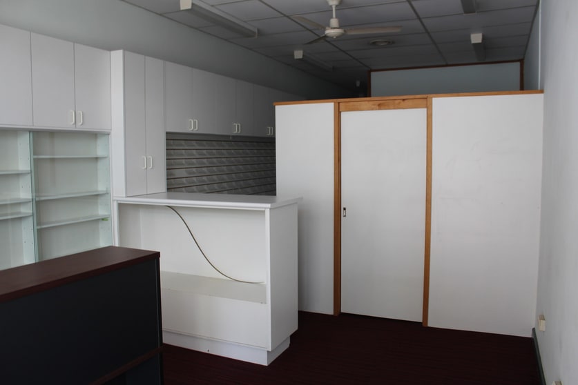 Click to view all images 128 Gray Street Hamilton VIC 3300 - Image 3