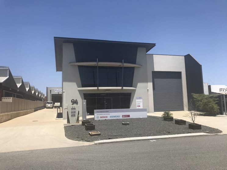 1/94 President Street Welshpool WA 6106 - Image 1