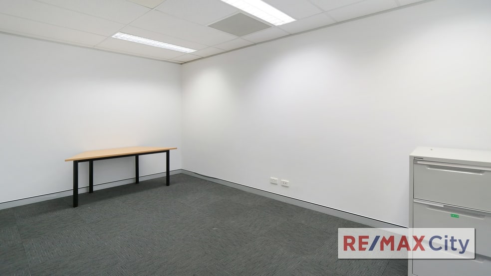 4/481 Logan Road Greenslopes QLD 4120 - Image 3