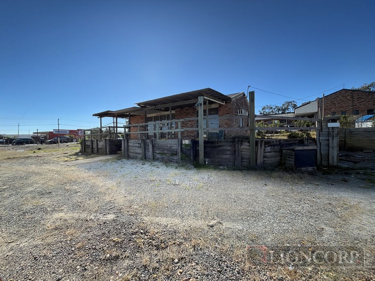 Click to view all images Redbank Plains QLD 4301 - Image 3