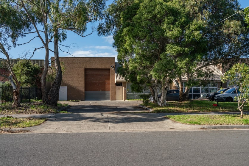 Click to view all images 18 MacBeth St Braeside VIC 3195 - Image 1