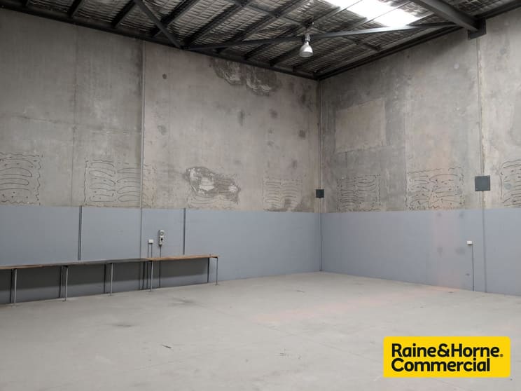 Click to view all images Unit 1 / 5 Bessemer Way Wangara WA 6065 - Image 2