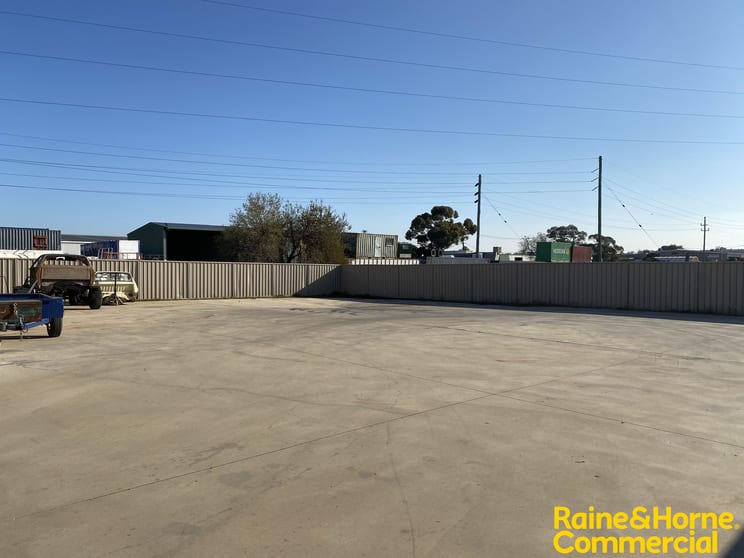 Unit 2/71 Copland Street Wagga Wagga NSW 2650 - Image 3