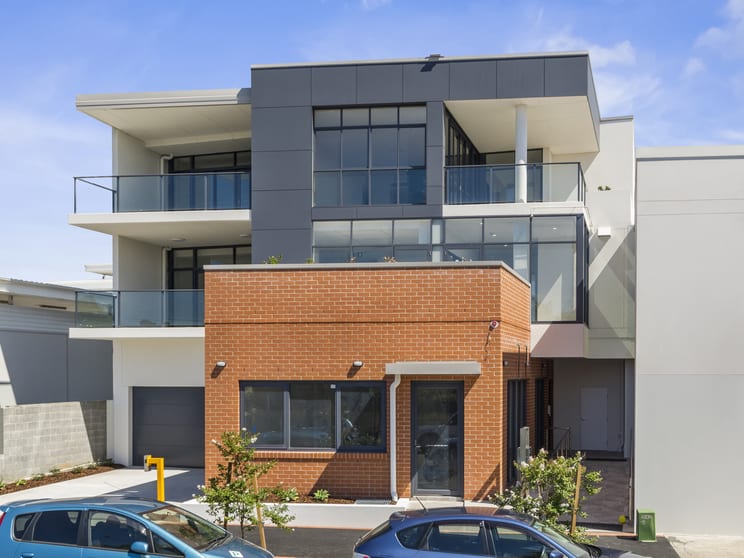 3/2 Grafton Street Fairy Meadow NSW 2519 - Image 1