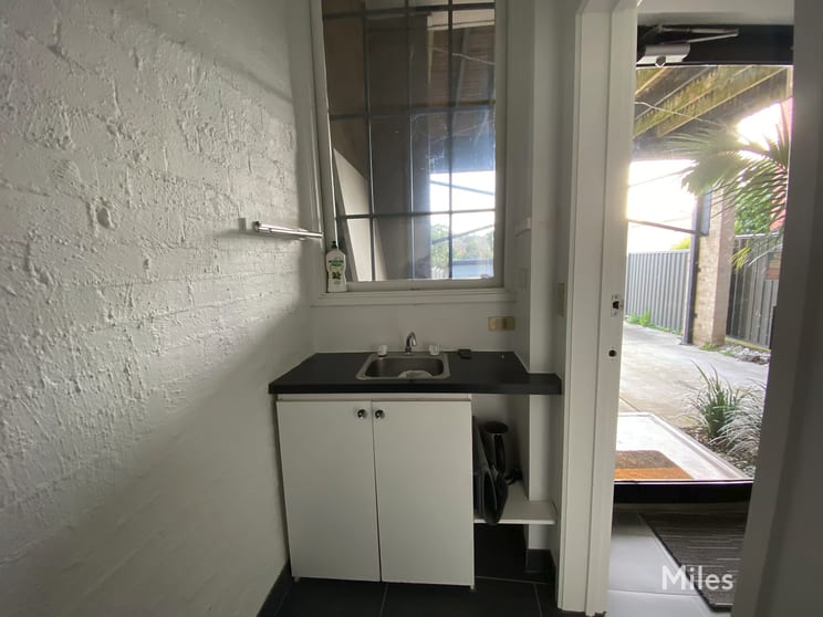 Click to view all images Rear Grnd Floor/279 Lower Heidelberg Road Ivanhoe East VIC 3079 - Image 3