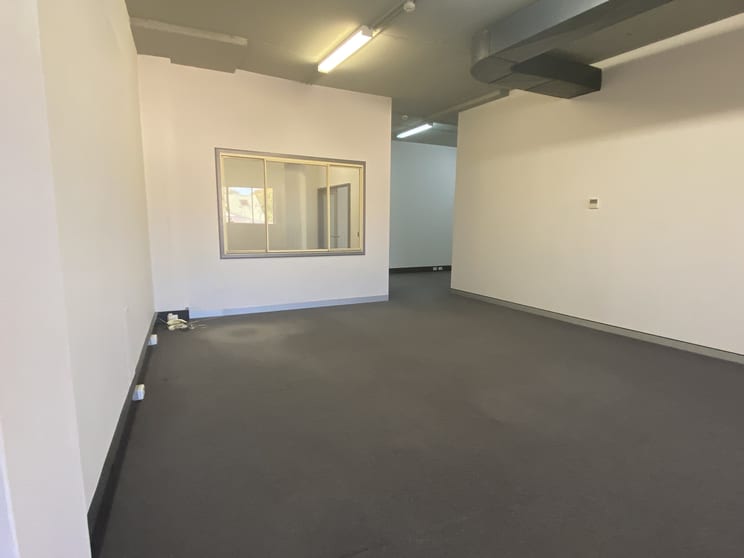 Click to view all images 10/110 Botany Road Alexandria NSW 2015 - Image 3