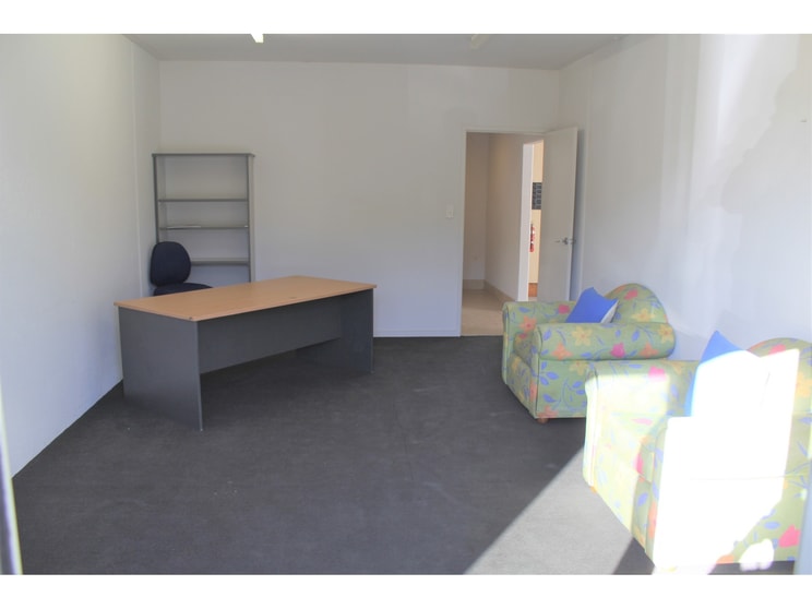 2/14-28 Ivan Street Arundel QLD 4214 - Image 2