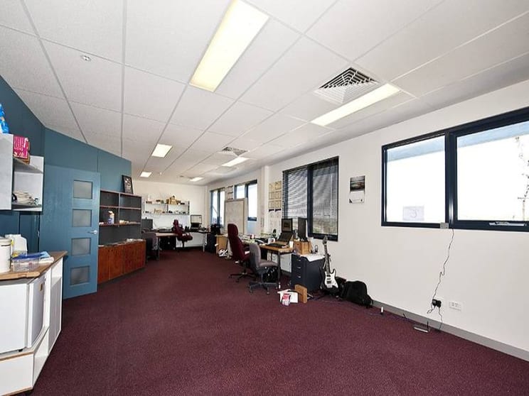 Click to view all images 1st Floor/2 Lambourn Road Watsonia VIC 3087 - Image 3
