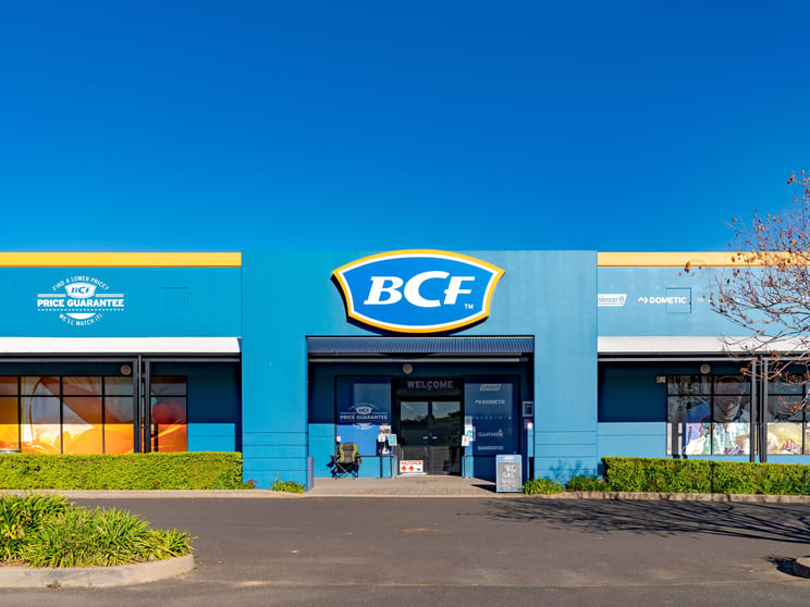 Click to view all images 168 Lone Pine Avenue Orange NSW 2800 - Image 3