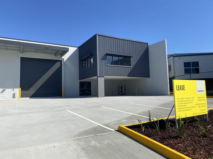 Click to view all images 2/19 Hook Street Capalaba QLD 4157 - Image 2