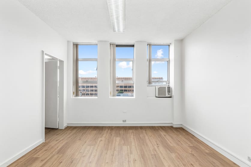 Click to view all images 605/195 Macquarie Street Sydney NSW 2000 - Image 2