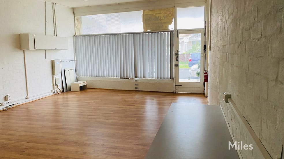 Click to view all images 16 Stortford Avenue Ivanhoe VIC 3079 - Image 3