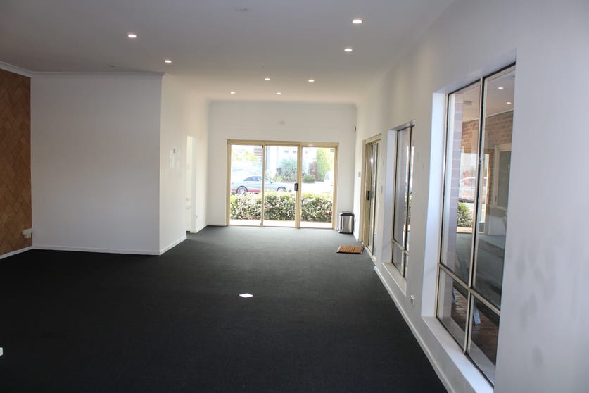 Click to view all images 4/217 Belgrave Esplanade Sylvania Waters NSW 2224 - Image 3