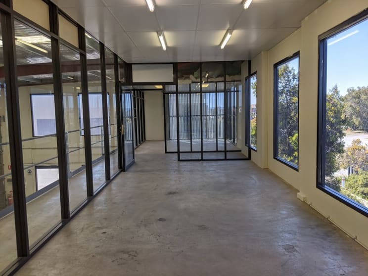 Click to view all images 1/145 Beringarra Ave Malaga WA 6090 - Image 2