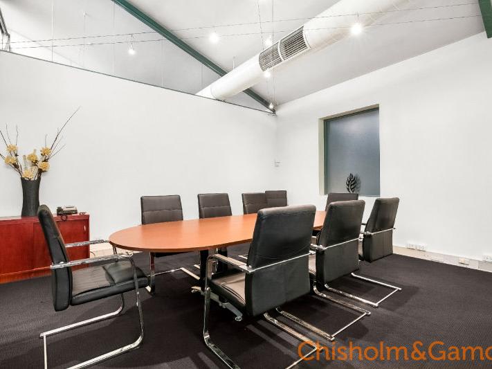 Click to view all images 1/214 Graham Street Port Melbourne VIC 3207 - Image 3