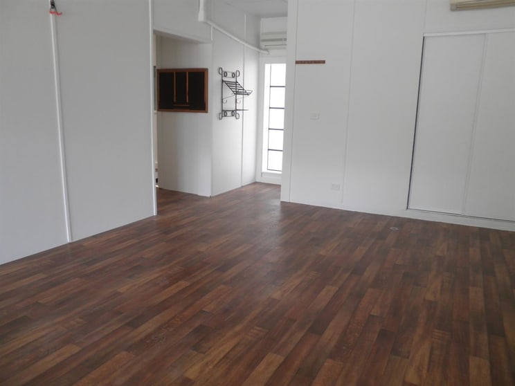 Click to view all images Shop 4/9 Kamerunga Road Stratford QLD 4870 - Image 3