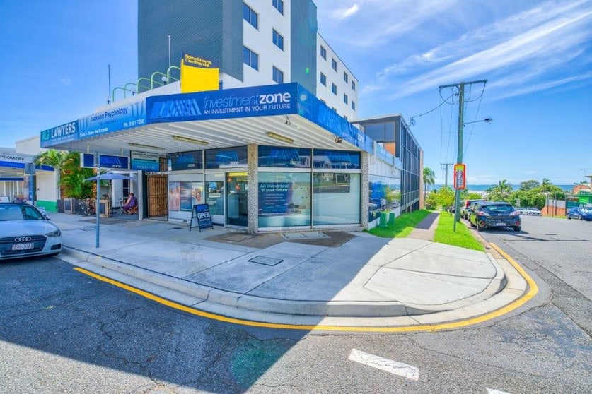 Suite F/184 Bay Terrace Wynnum QLD 4178 - Image 1