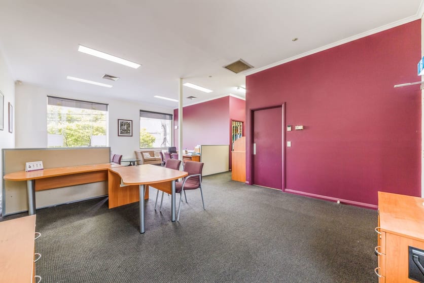 Click to view all images 1/293 Bay Street Brighton VIC 3186 - Image 2