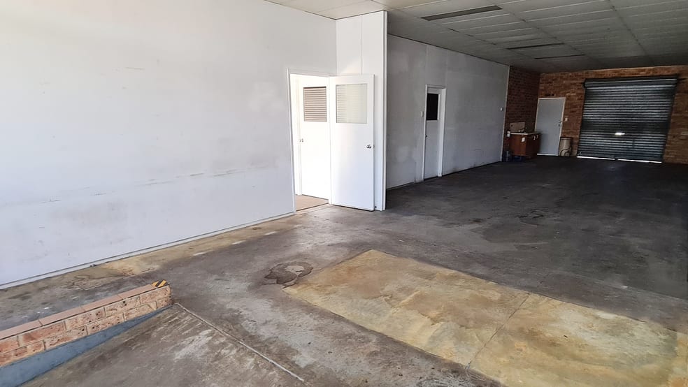 Click to view all images 2/10 Walla St Bundaberg Central QLD 4670 - Image 3