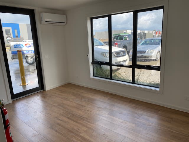 Click to view all images 2/14 Suffolk Street Rosebud VIC 3939 - Image 3