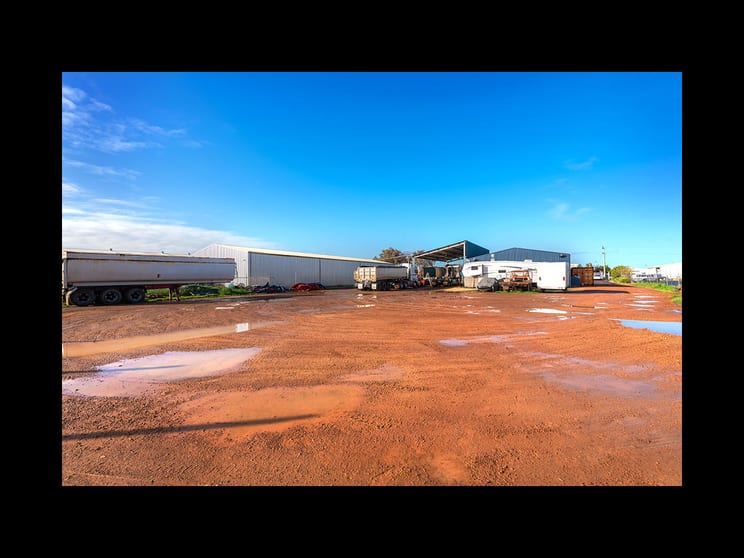Click to view all images 22 McCombe Road Davenport WA 6230 - Image 1