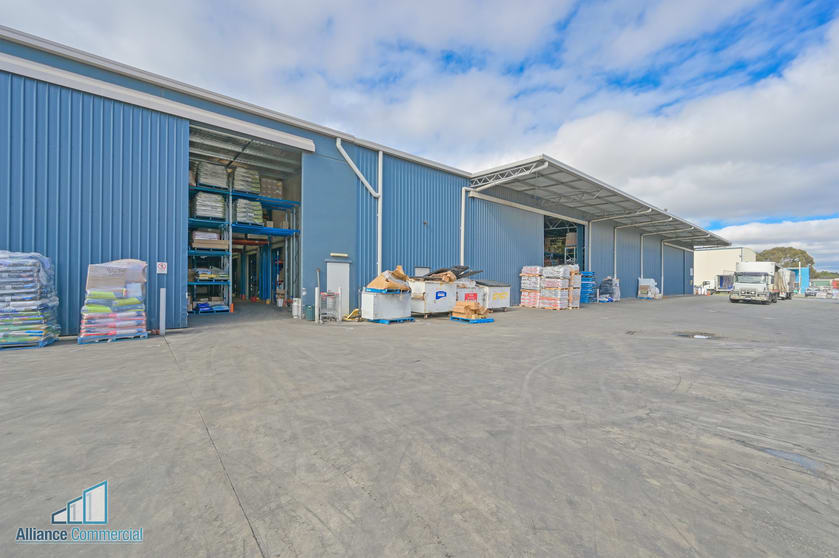 Click to view all images 22 GARNET WAY Maddington WA 6109 - Image 3