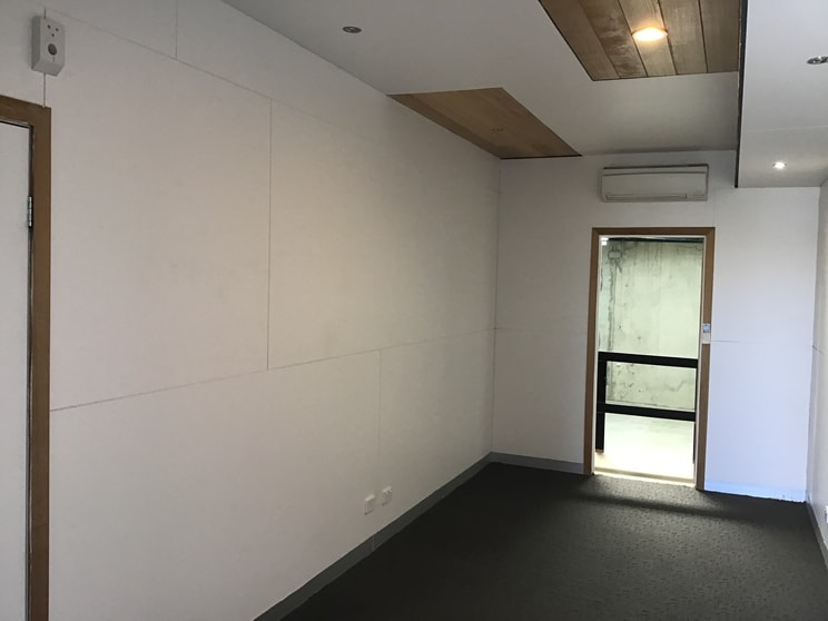 Click to view all images 2/107 Balliang Street South Geelong VIC 3220 - Image 3