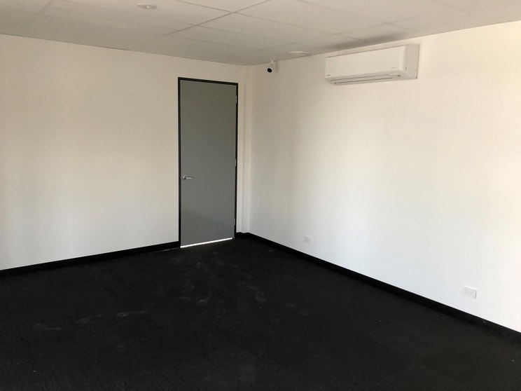 1 & 2/42 Rockfield Way Ravenhall VIC 3023 - Image 3