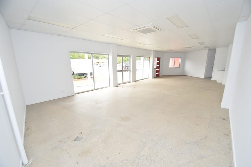 Click to view all images 3/85 Bundock Street Belgian Gardens QLD 4810 - Image 2