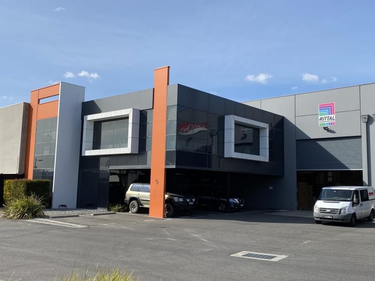 Click to view all images Unit 5/Unit 5, 30 Prohasky Street Port Melbourne VIC 3207 - Image 1
