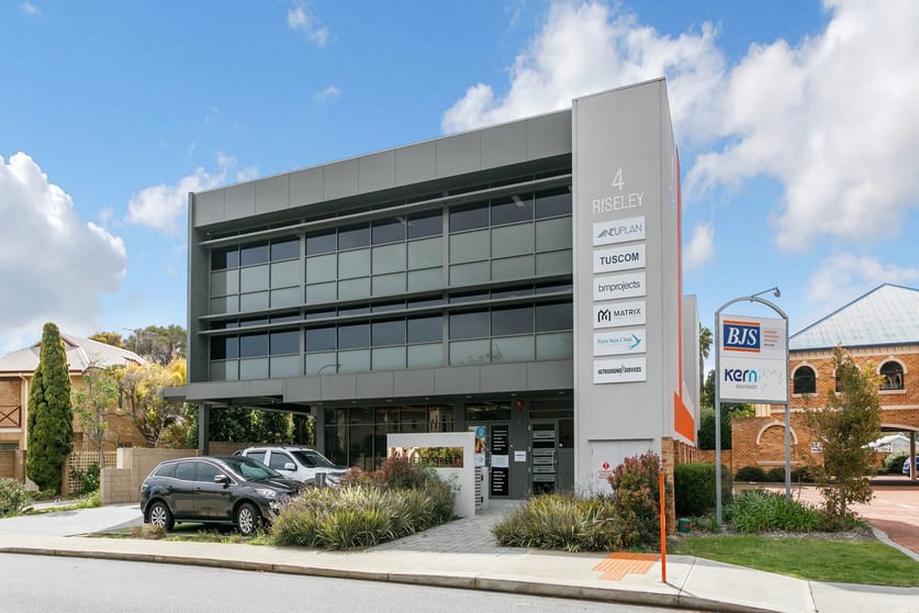 Click to view all images 4 Riseley Street Applecross WA 6153 - Image 2
