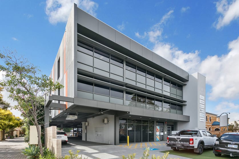 Click to view all images 4 Riseley Street Applecross WA 6153 - Image 3