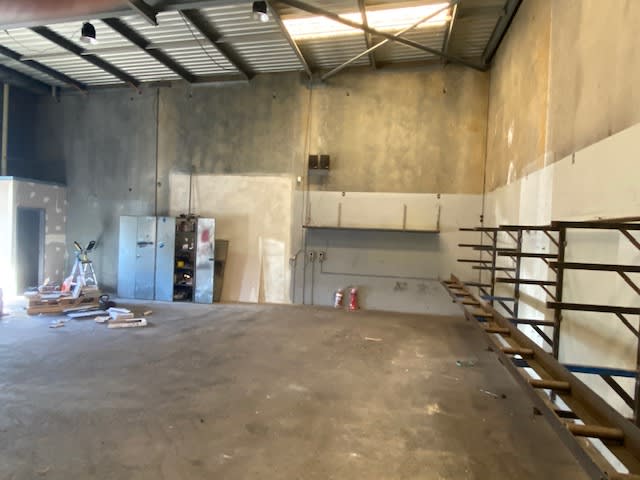 Click to view all images 20 Hampton Street Greenfields WA 6210 - Image 2