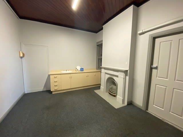 Click to view all images 326 Crown Street Wollongong NSW 2500 - Image 3