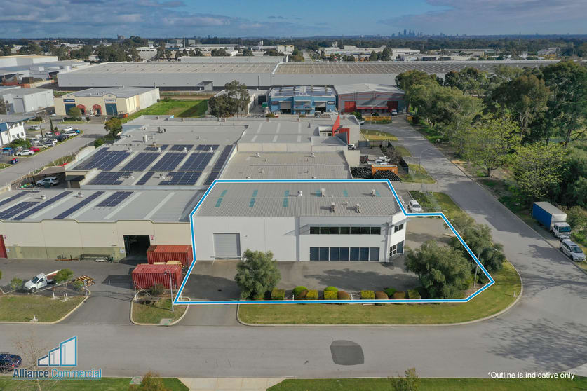 Click to view all images 47 Tulloch Way Canning Vale WA 6155 - Image 1