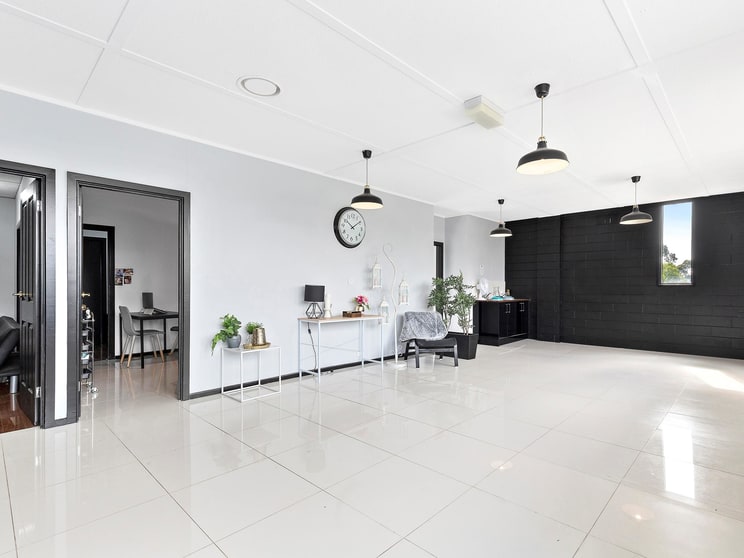 Click to view all images Level 1/861B Waverley Road Glen Waverley VIC 3150 - Image 3