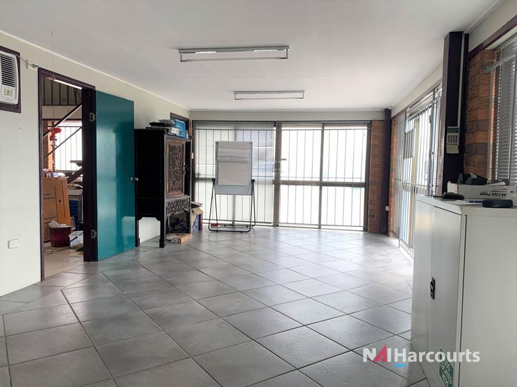 Click to view all images 1/6 Moonbi Street Brendale QLD 4500 - Image 2
