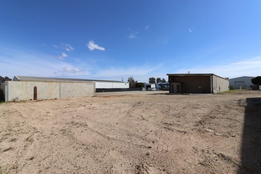 Click to view all images 928-930 Metry Street North Albury NSW 2640 - Image 3