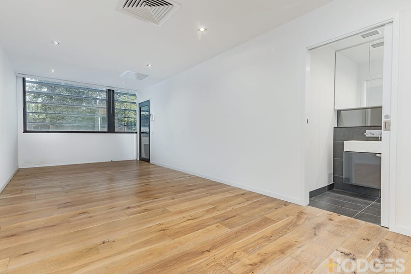 Click to view all images 71 Graham Road Highett VIC 3190 - Image 2