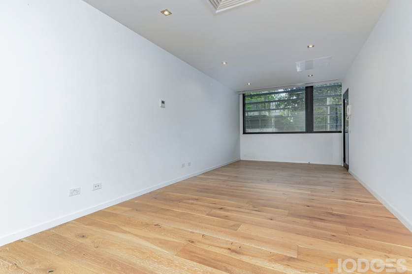 Click to view all images 71 Graham Road Highett VIC 3190 - Image 3