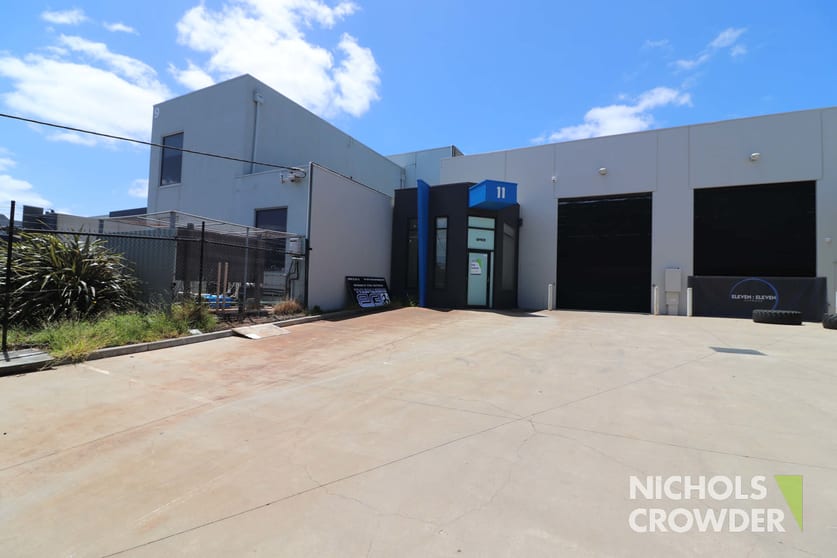Click to view all images 1/11 Tova Drive Carrum Downs VIC 3201 - Image 2