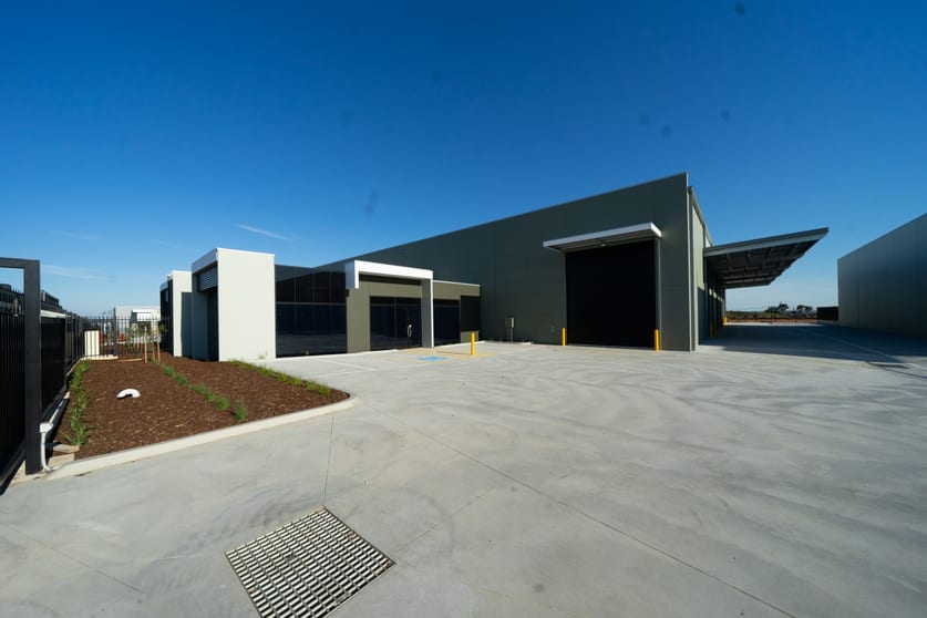 Click to view all images 29 Southeast Boulevard Pakenham VIC 3810 - Image 1