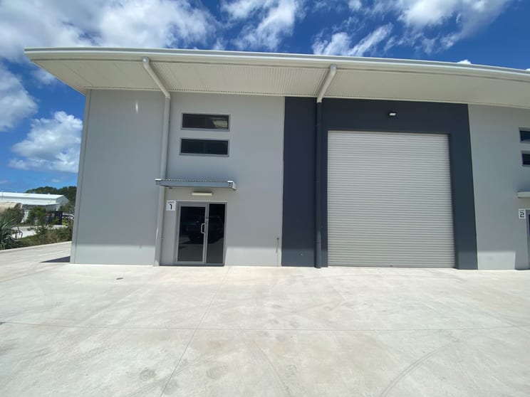 Click to view all images 1/2 Venture Close Coolum Beach QLD 4573 - Image 1