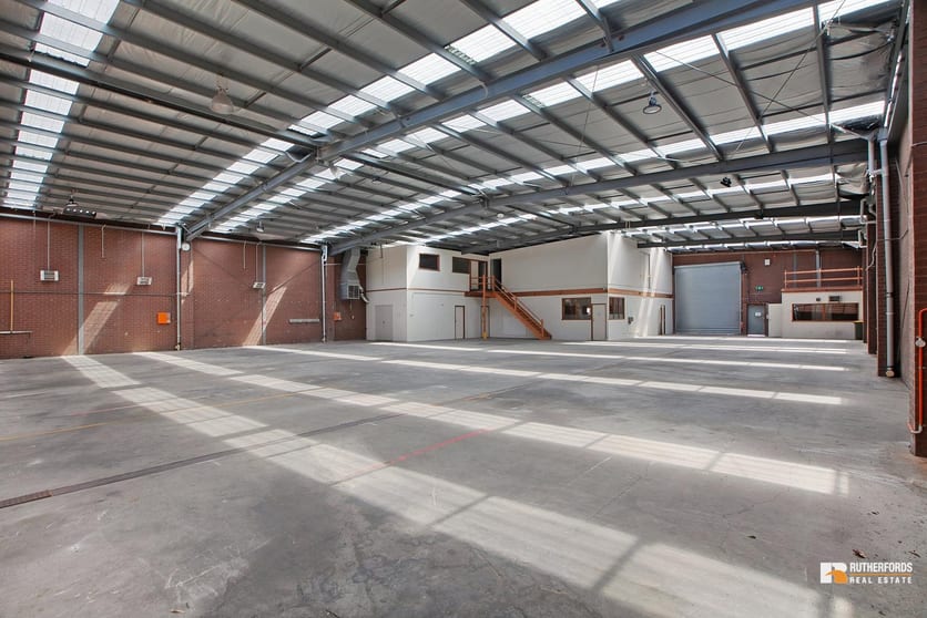 Click to view all images 35 Temple Drive Thomastown VIC 3074 - Image 2
