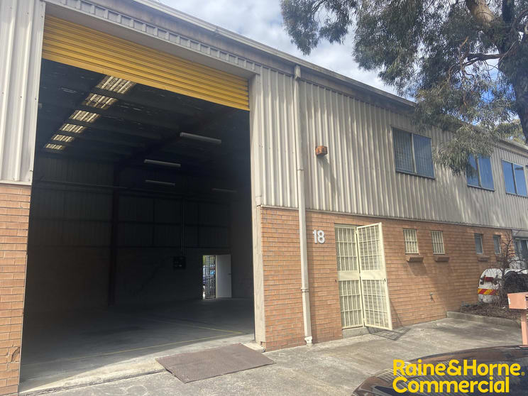 Click to view all images 18/2 Burrows Road South St Peters NSW 2044 - Image 1