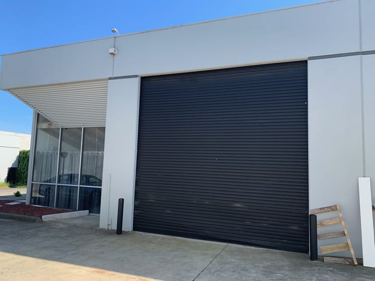 Click to view all images 4/14 JERSEY ROAD Bayswater VIC 3153 - Image 2