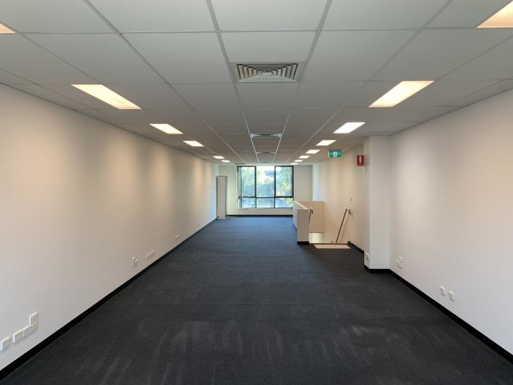 Click to view all images Unit 6/6-34 Wirraway Dr Port Melbourne VIC 3207 - Image 3