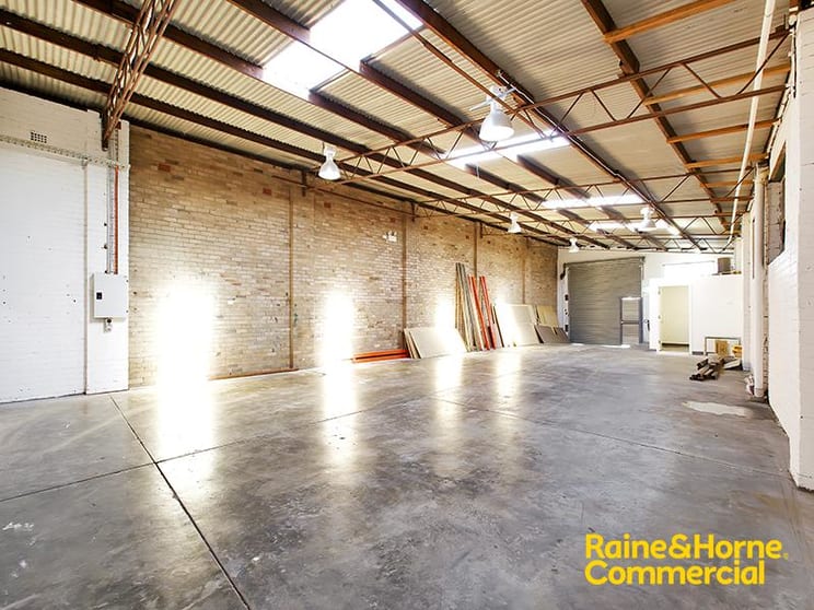 Click to view all images 36b Chapel Street Marrickville NSW 2204 - Image 2